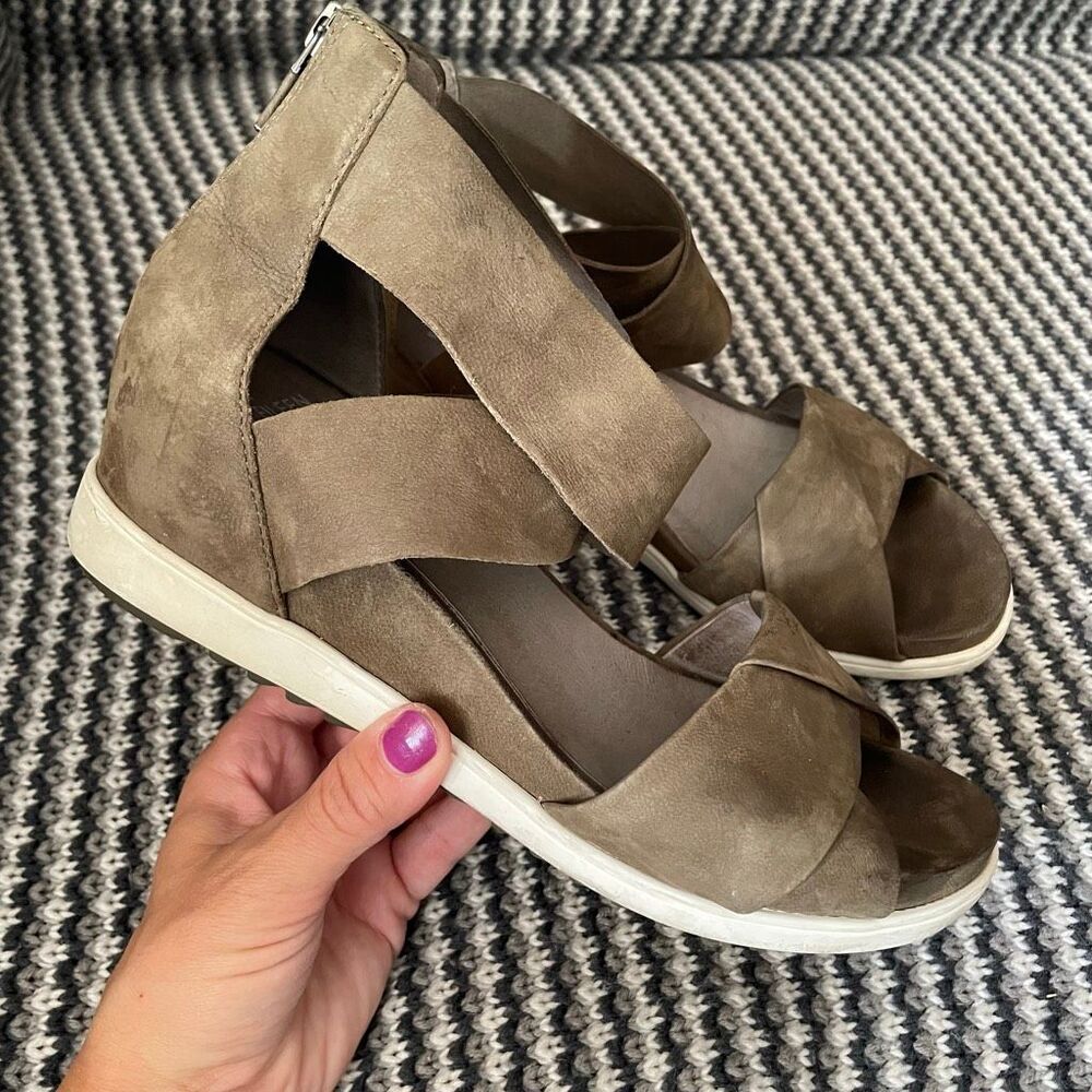 Eileen Fisher Viv women’s shoe size 7.5 green wedge sandal
